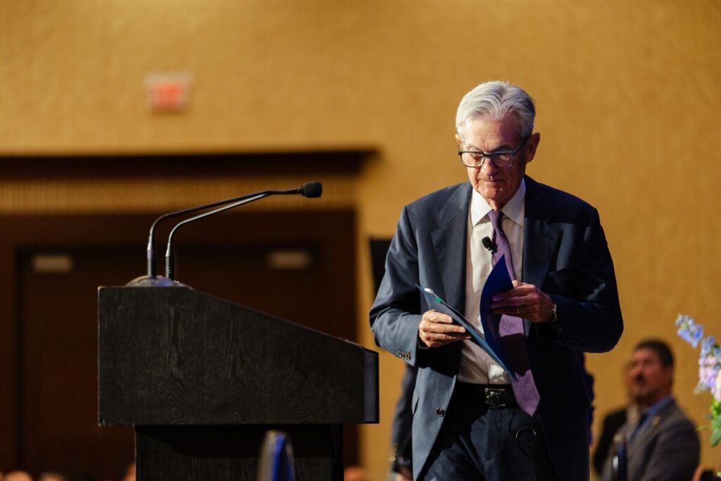 Bond Traders Await Powell, Tariffs News as Shutdown Continues Bond Traders Await Powell, Tariffs News as Shutdown Continues