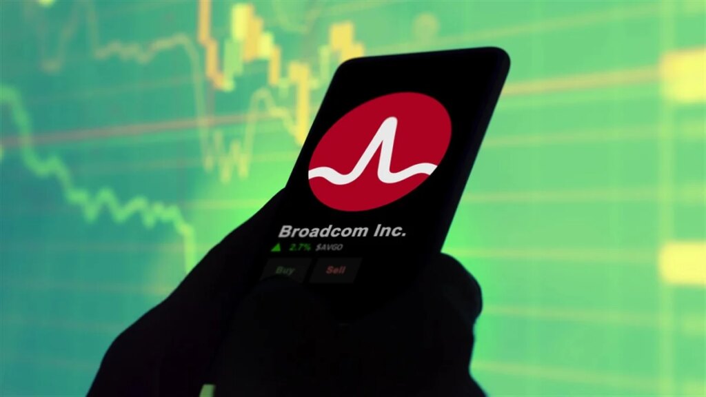 Broadcom (AVGO) Stock Gets Bullish Boost From Analysts Broadcom (AVGO) Stock Gets Bullish Boost From Analysts