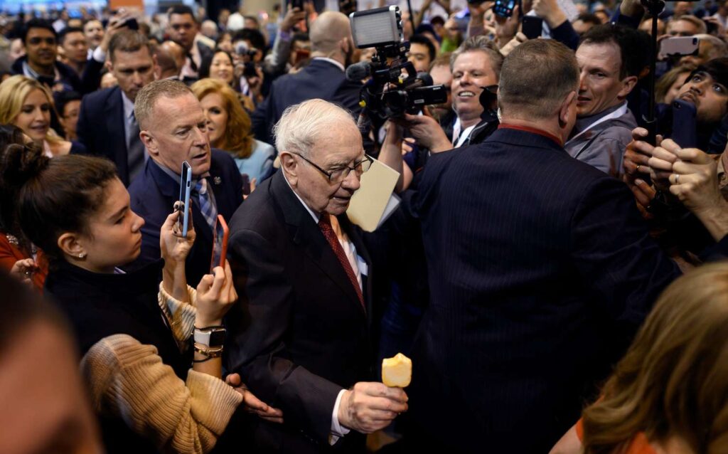 Buffett’s Berkshire Buys; Fair Isaac Soars, Equifax Falls Buffett’s Berkshire Buys; Fair Isaac Soars, Equifax Falls