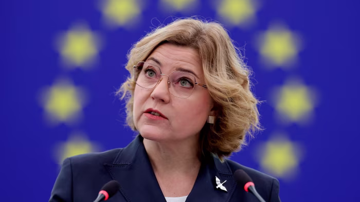 EU pushes new AI strategy to reduce tech reliance on US and China EU pushes new AI strategy to reduce tech reliance on US and China