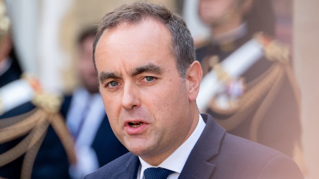 French PM resigns after 27 days sparking fresh political chaos French PM resigns after 27 days sparking fresh political chaos