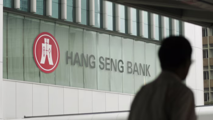 HSBC offers .6bn deal to delist local Hong Kong unit HSBC offers .6bn deal to delist local Hong Kong unit