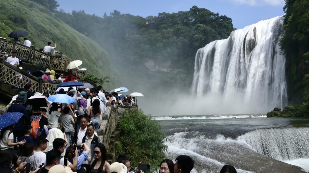 World Bank raises China growth forecast to 4.8% despite U.S. trade tensions World Bank raises China growth forecast to 4.8% despite U.S. trade tensions